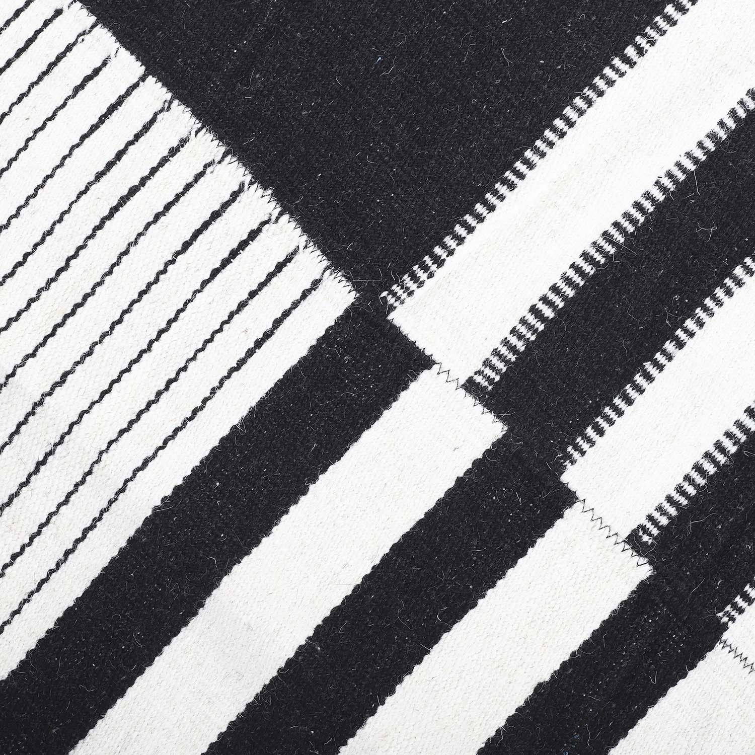 Alfombra Handwoven Rustic 140X200 Blanco/Negro DIB