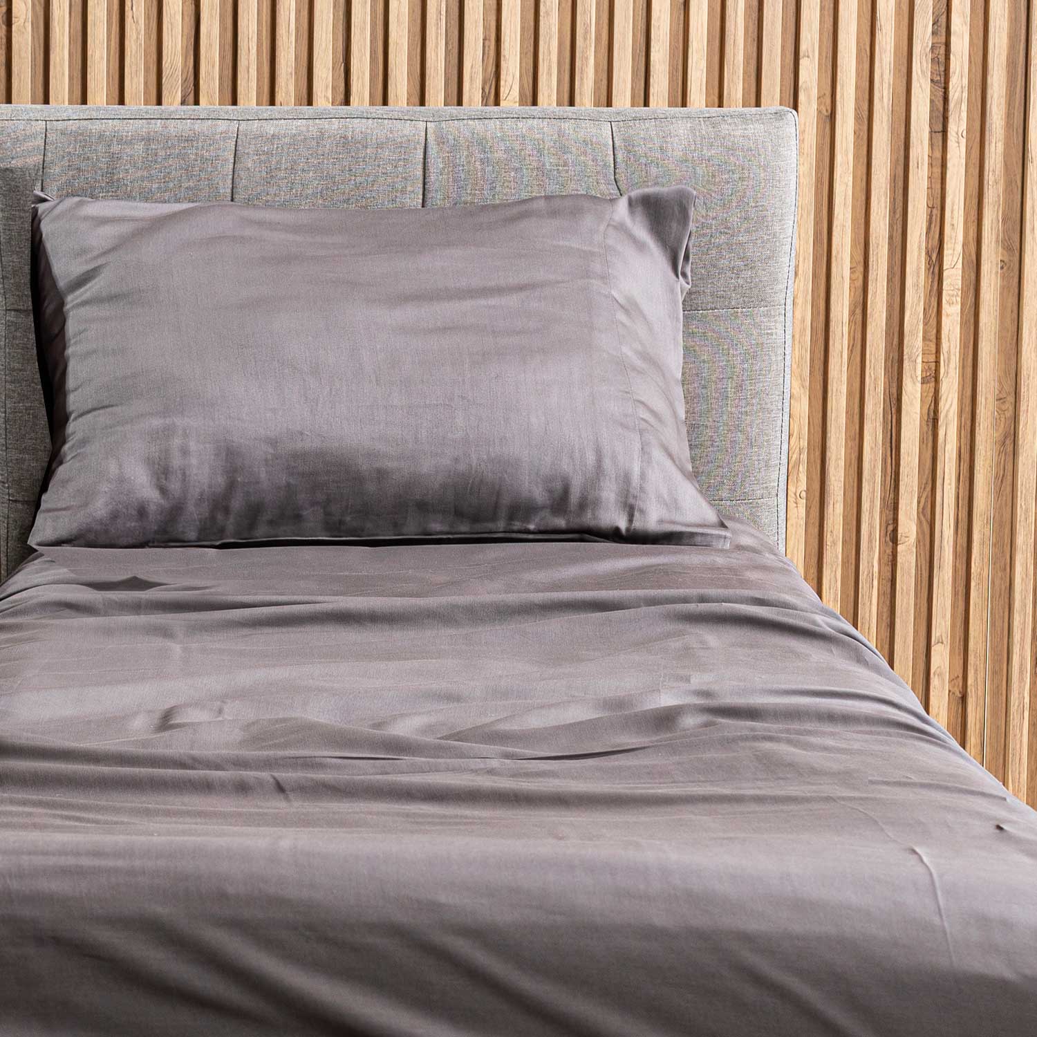 Sabanas 200H 1.5P Saten Gris Oscuro DIB