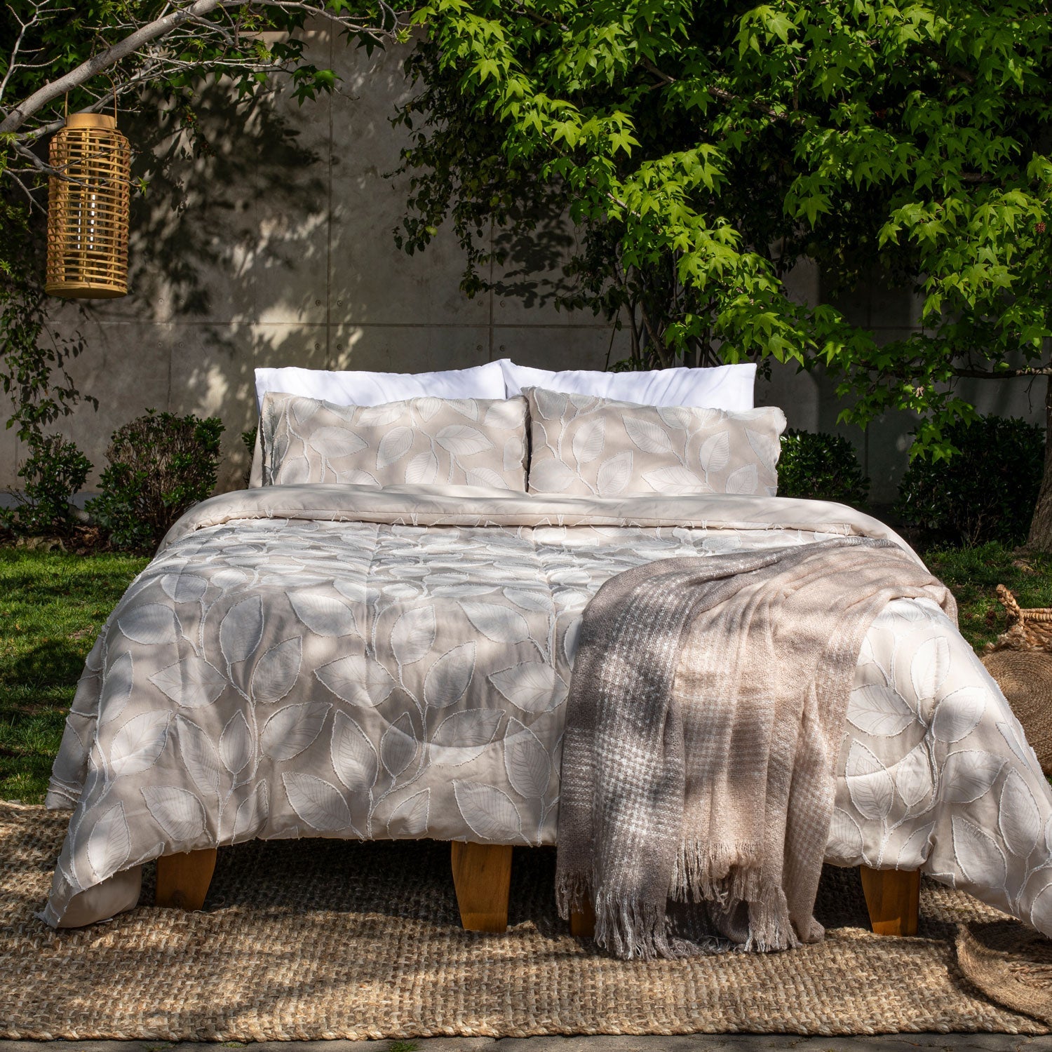 Plumon Jacquard Aplicación 2P Hojas B Hebra